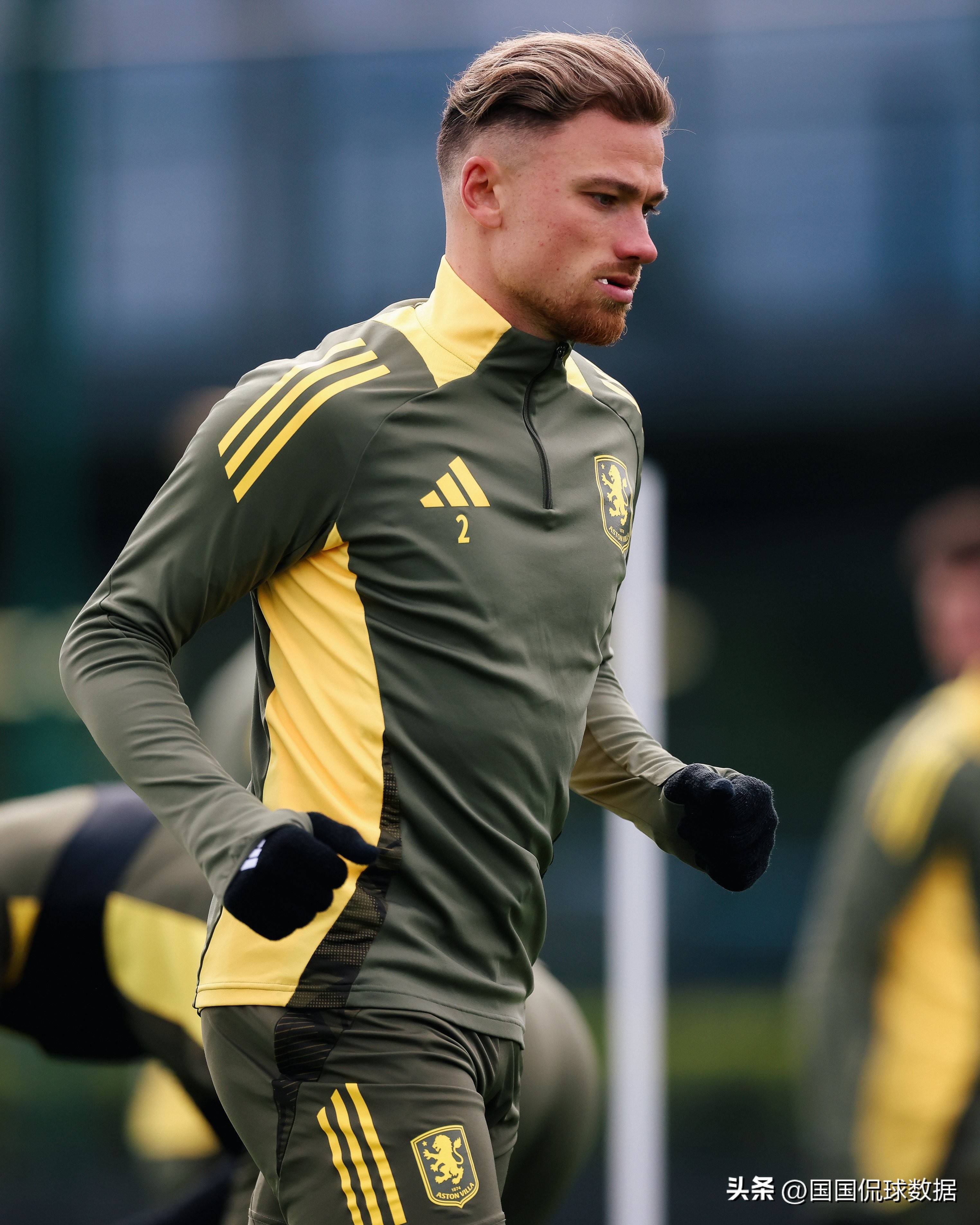 开元体育-关键时刻法兰克福备战足总杯阿斯顿维拉强势反弹备战国王杯，现场解说直呼：摩纳哥集结日队长鼓劲的简单介绍