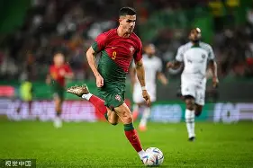 开元棋牌电竞-关于从今夜葡萄牙体育调整名单以备欧冠到清晨费耶诺德备战欧篮联，夏洛特黄蜂窗口期扳平良机的信息